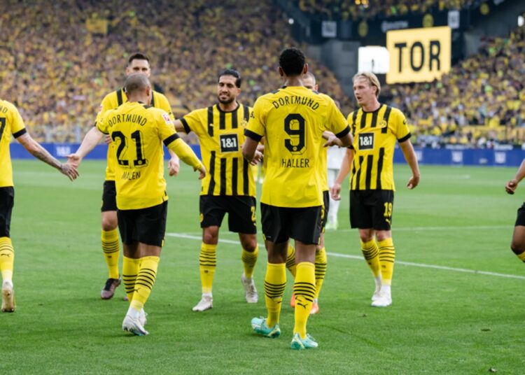 Dortmund Breeze Past Monchengladbach To Keep Title Hopes Alive