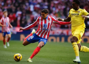 Atletico Madrid dropped two more points in the La Liga title race in a hard-fought 1-1 draw with Villarreal on Saturday.