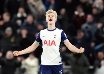Bergvall Leads Tottenham Past Liverpool In League Cup Semi-final