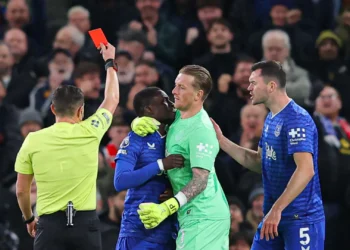 I like my players fighting each other, says Moyes