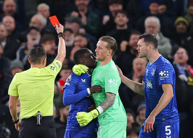 I like my players fighting each other, says Moyes