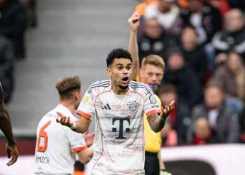 Referee Under Fire After Admitting Mistake in Luis Diaz Red Card Call