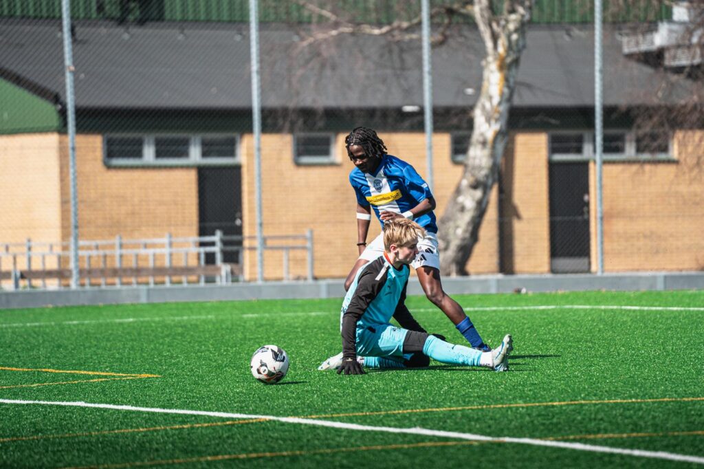 Meet Nigerian Player Dara Oyenusi, Who Scored Five Goals in One Match in Sweden