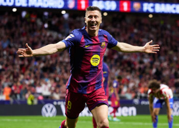 Lewandoski Leads Barcelona Past Atletico Madrid