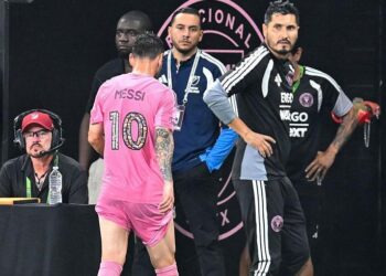 Blow For Argentina As Messi Suffers Hamstring Injury